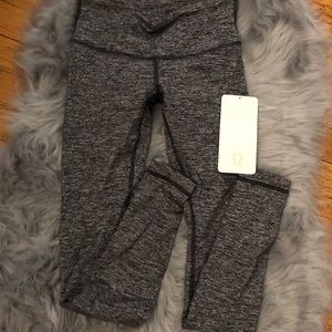 Lululemon Size 2 Leggings (Heathered Black)